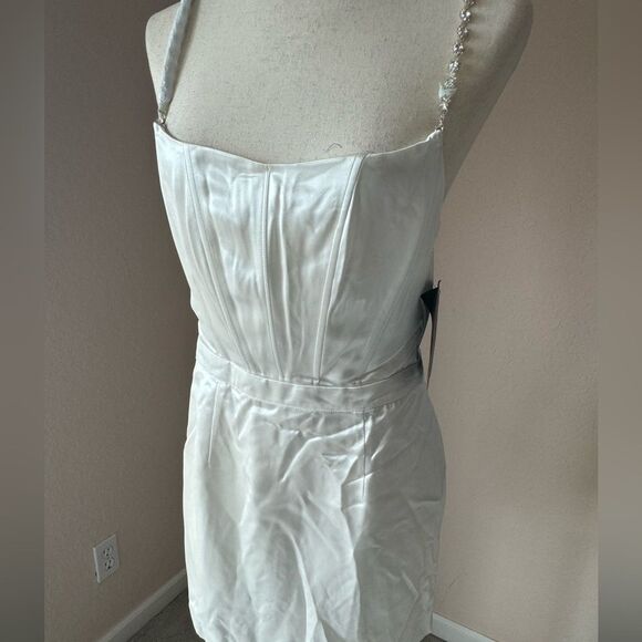 NWT RETROFETE Evalina Dress Whitesatin bridal mini with rhinestone straps. Sz M - Picture 4 of 16